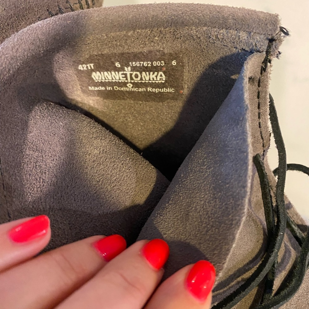 Gray Minnetonka Tramper Hi Moc Booties - Picture 2 of 3